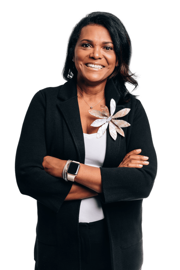 Real Estate Agent Tondalaya Adiansingh